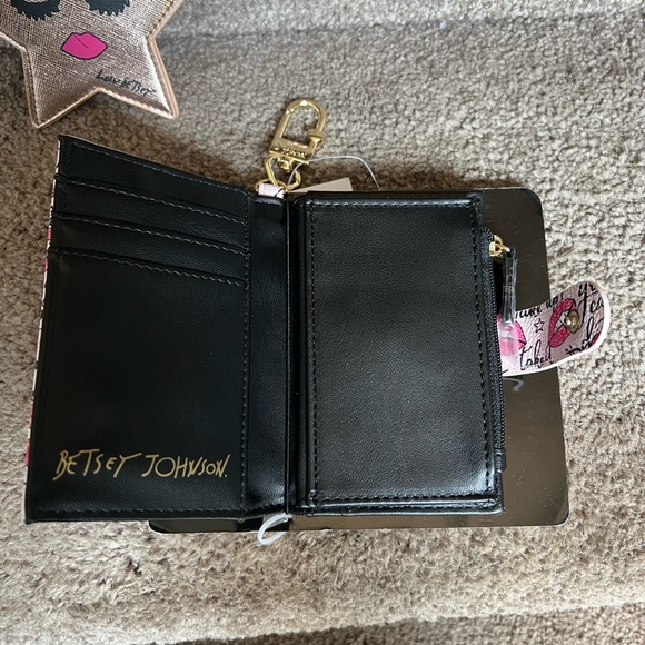 Betsey Johnson Micro Wallet & Bag Tag - Picture 2 of 7